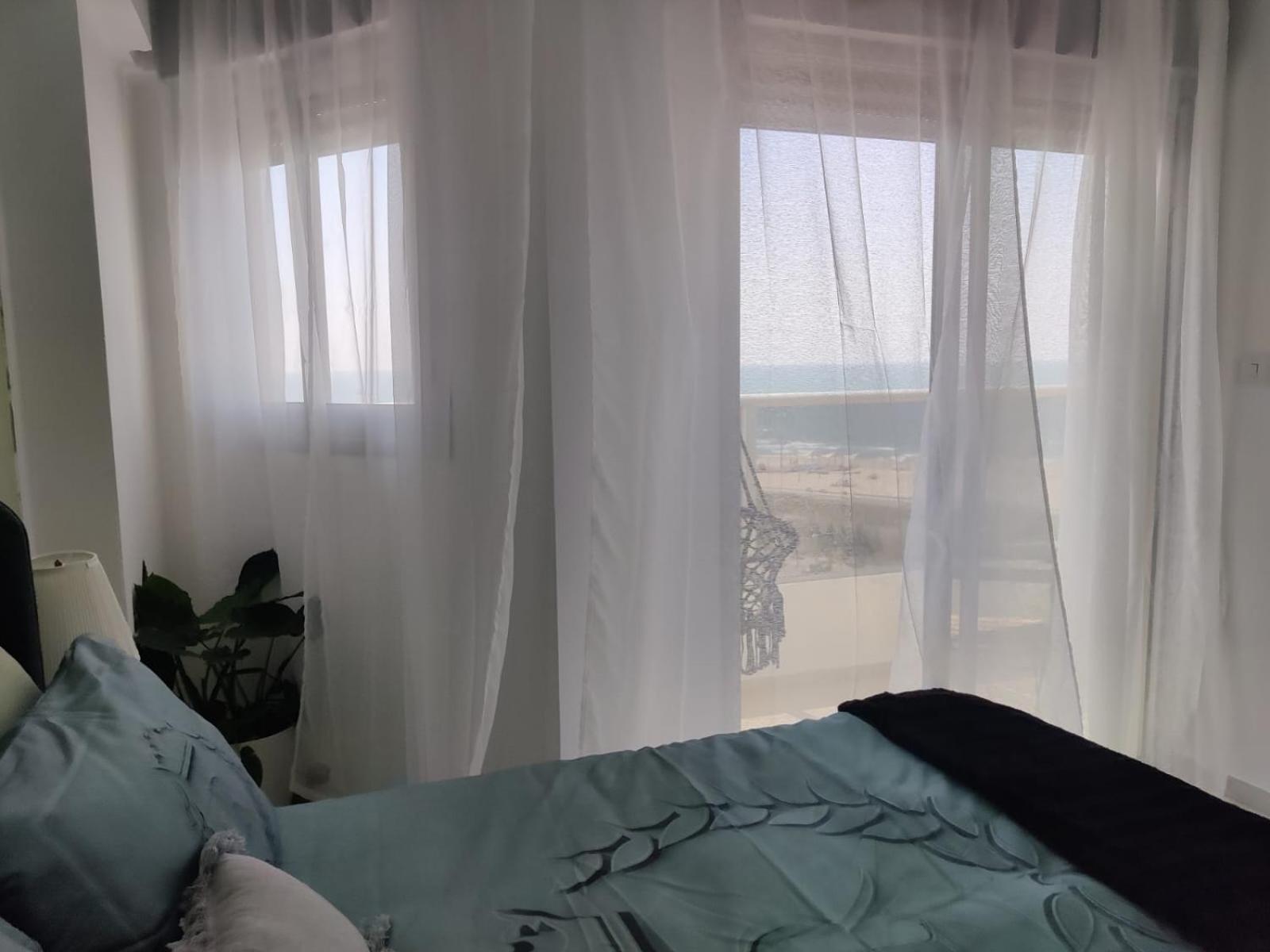 Ferienwohnung סוויטת פאר מול הים Aschdod Exterior foto