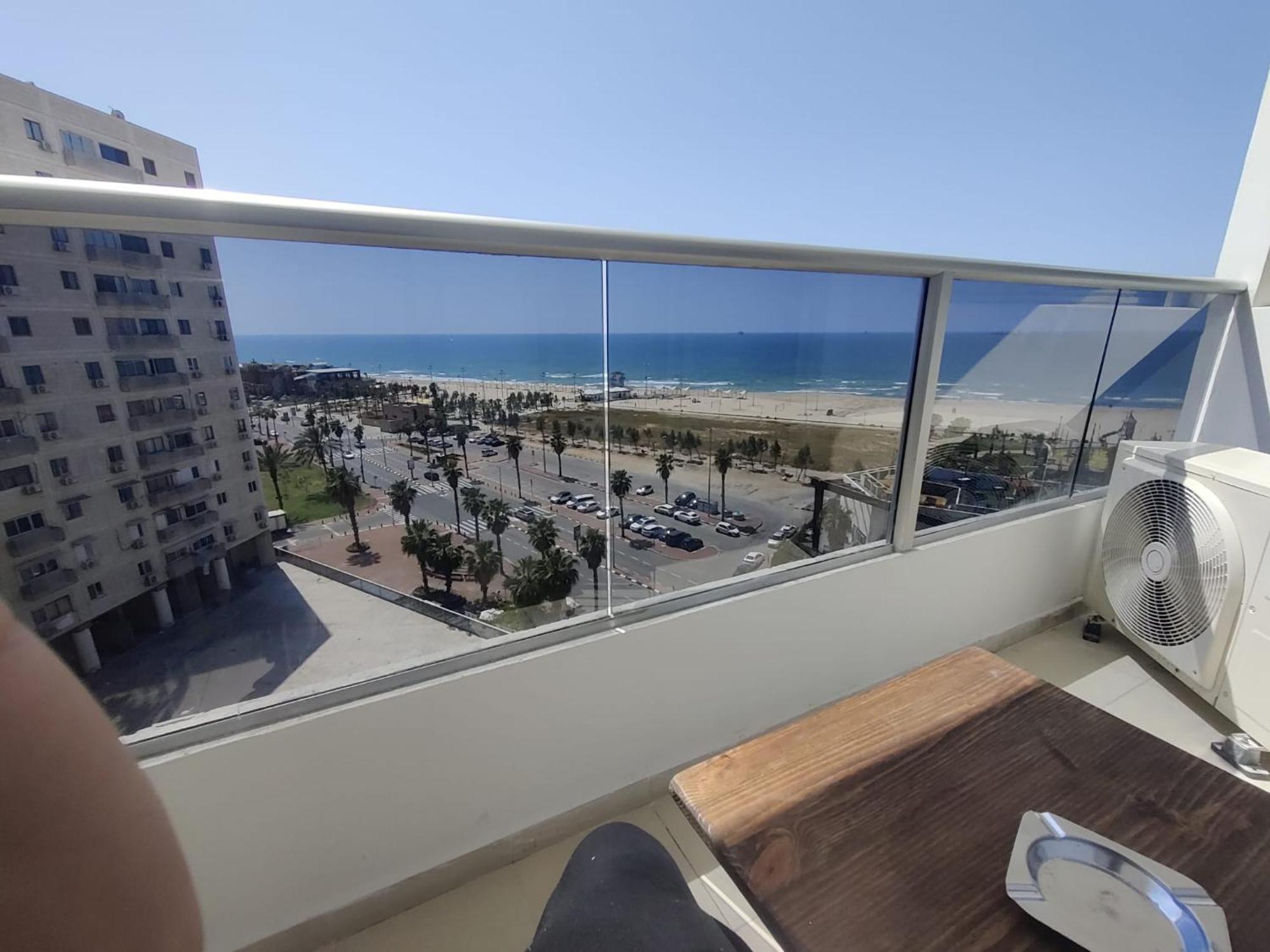 Ferienwohnung סוויטת פאר מול הים Aschdod Exterior foto